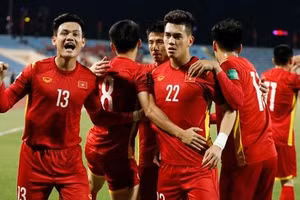 Tuyển Việt Nam tăng một bậc trên bảng xếp hạng FIFA sau ngôi vô địch ở Cúp tam hùng.