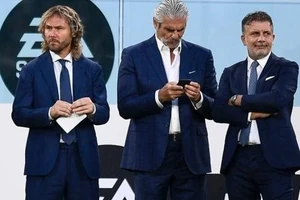 Toàn bộ lãnh đạo Juventus từ chức vì không hoàn thành nhiệm vụ.