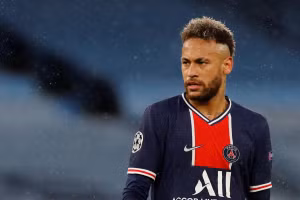 Man United mua Neymar trong trường hợp Ronaldo ra đi tìm bến đỗ mới.