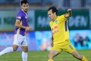 Hoàng Anh Gia Lai bất phân thắng bại Hà Nội FC ở vòng 26 V.League.