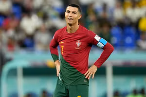 Ronaldo dần đánh mất niềm tin nơi người hâm mộ sau phong độ tệ hại.