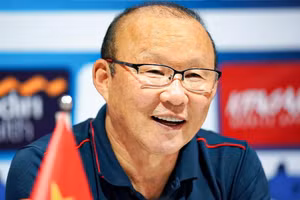 HLV Park Hang Seo thận trọng trước trận gặp Dortmund.