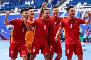 ĐT futsal Việt Nam sáng cửa vào tứ kết sau trận thắng Saudi Arabia.