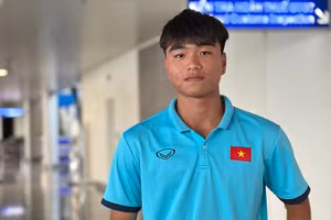 Công Phương quyết tâm cùng đồng đội giành vé vào chung kết U16 Đông Nam Á.