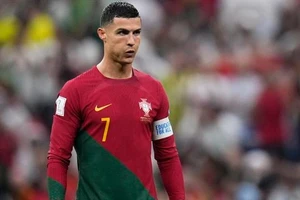 Ronaldo và đồng đội rời World Cup sau vòng tứ kết.