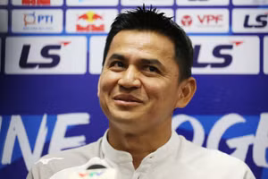 HLV Kiatisak thất vọng sau trận thua Sông Lam Nghệ An.