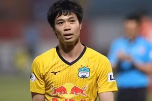 Công Phượng sớm chia tay V.League 2022 vì chấn thương.