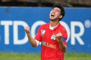 Lee Nguyễn trở lại V.League thi đấu trong màu áo CLB Thành phố Hồ Chí Minh.