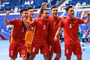 ĐT futsal Việt Nam sáng cửa vào tứ kết sau trận thắng Saudi Arabia.
