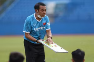 HLV Đinh Thế Nam quyết tâm trước trận gặp Indonesia.