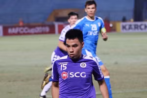 Topenland Bình Định muốn chiêu mộ tiền vệ của Hà Nội FC