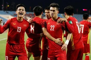 Tuyển Việt Nam tăng một bậc trên bảng xếp hạng FIFA sau ngôi vô địch ở Cúp tam hùng.