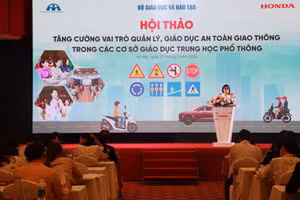 Tăng cường vai trò của các nhà trường trong giáo dục an toàn giao thông 
