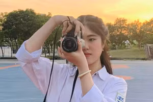 Cấn Thị Huyền Linh, học sinh Trường THPT chuyên Nguyễn Huệ trúng tuyển Đại học Toronto với học bổng 2 tỉ đồng.