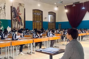 Học sinh lớp 11 Trường THPT Trần Phú dự kỳ khảo sát.