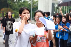 Thí sinh thi vào lớp 10 tại Hà Nội năm 2024.