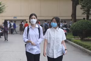 Thí sinh dự thi vào lớp 10 Trường THPT chuyên Đại học Sư phạm năm 2023.