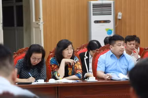 Hội nghị có sự tham dự của lãnh đạo các trường THPT trên địa bàn thành phố.