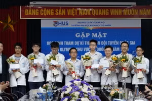 Trường THPT chuyên Khoa học Tự nhiên gặp mặt học sinh tham dự Kỳ thi chọn đội tuyển quốc gia thi Olympic khu vực và quốc tế năm 2024
