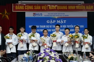 Trường THPT chuyên Khoa học Tự nhiên gặp mặt học sinh tham dự Kỳ thi chọn đội tuyển quốc gia thi Olympic khu vực và quốc tế năm 2024