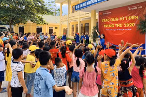 Tết Trung thu mang nhiều niềm vui, hạnh phúc của các em học sinh vùng khó khăn của xã Trường Xuân (Quảng Ninh - Quảng Bình).