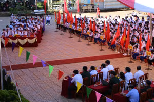 Lễ khai giảng sớm tại Trường PTDT Bán trú THCS Hướng Phùng (Hướng Hoá – Quảng Trị) 