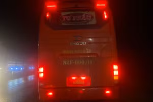 Tài xế điều khiển xe khách không có GPLX, vi phạm nồng độ cồn - Ảnh: TT.