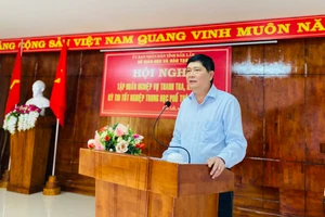 Ông Phạm Đăng Khoa - Giám đốc Sở GD&ĐT quán triệt nhiệm vụ thanh tra Kỳ thi tốt nghiệp THPT năm 2023 (ảnh: TT).