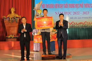 Trường THCS&THPT Đông Du đạt giải Nhất toàn đoàn.