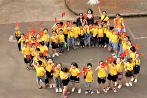 Vui học qua trải nghiệm của học sinh Trường tiểu học Nguyễn Công Trứ.