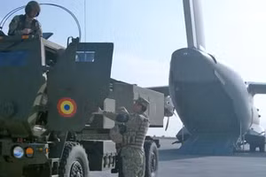 Romania chính thức ra mắt trung tâm bảo trì bệ phóng tên lửa HIMARS, ngày 30/5/2024.