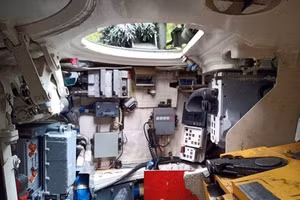 Các thành phần điện tử trong tăng M1 Abrams gặp vấn đề ngưng tụ do sự thay đổi nhiệt độ