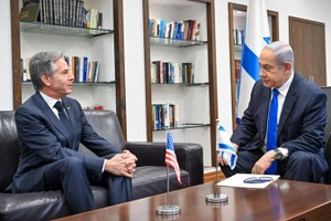 Ngoại trưởng Mỹ Antony Blinken (trái) và Thủ tướng Israel Benjamin Netanyahu tại buổi gặp ở Tel Aviv, ngày 9/1/2024