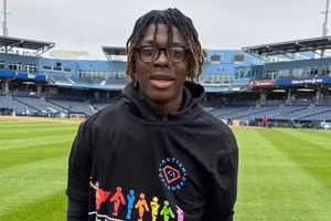 Harris Wolobah, một học sinh trung học đã tử vong sau khi ăn khoai tây chiên cay trong một thử thách trên mạng xã hội.