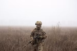 Một binh sĩ Ukraine trên chiến trường