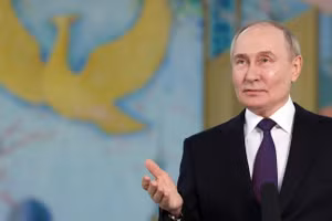 Tổng thống Nga Vladimir Putin trả lời các câu hỏi của truyền thông Nga sau chuyến thăm cấp nhà nước tới Uzbekistan, ngày 28/5/2024.