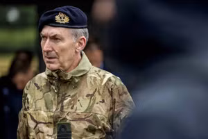 Người đứng đầu lực lượng vũ trang Anh, Đô đốc Tony Radakin vẽ ra bức tranh về một thế giới ngày càng ảm đảm