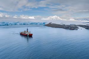 Tàu phá băng Polar Star của Mỹ
