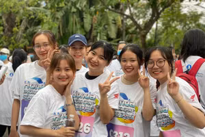 Các tân sinh viên tham gia hoạt động tại chương trình chào đón tân sinh viên TP. Đà Nẵng. 