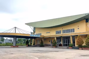 Ngân hàng rao bán Bến xe khách liên tỉnh Đức Long Đà Nẵng. 