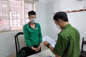 Công an khởi tố một đối tượng về hành vi "Mua bán trái phép thông tin về tài khoản ngân hàng của người khác". 