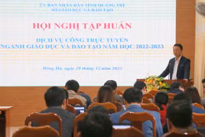 Ngành giáo dục Quảng Trị tập huấn dịch vụ công trực tuyến cho cán bộ, giáo viên các trường học.