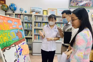 Học sinh giới thiệu các sản phẩm tại buổi tổng kết dự án