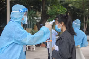 Thí sinh tham gia kỳ thi tốt nghiệp THPT năm 2021 đợt 1 tại TPHCM. 