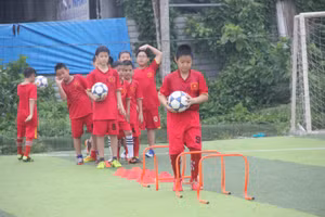 Học sinh tại TPHCM tham gia lớp học năng khiếu ngoài giờ. Ảnh minh họa