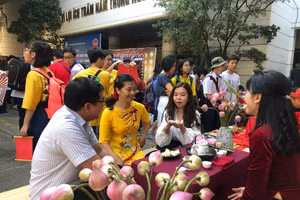 Niềm vui ngày hội xuân của giáo viên, học sinh tại TPHCM. Ảnh minh họa 