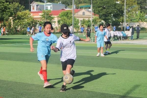 Sau 4 mùa “Giải Bóng đá truyền thống tranh cup Lương Thế Vinh” đã thúc đẩy phong trào bóng đá trong nhà trường phát triển mạnh mẽ. Ảnh: NTCC