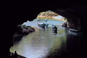 Cửa hang động Phong Nha – Kẻ Bàng. 