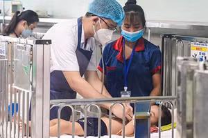 Trẻ nhập viện do Adenovirs tại Bệnh viện Nhi Trung ương. 