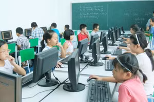 Học sinh Trường liên cấp Newton (Hà Nội) tựu trường từ 1/8 với nhiều kế hoạch giáo dục phù hợp. Ảnh: NTCC